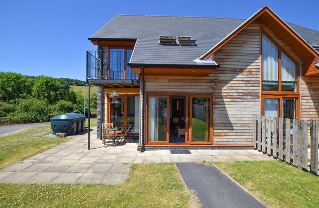 Ty Talcen - Three Bedroom House, Sleeps 6