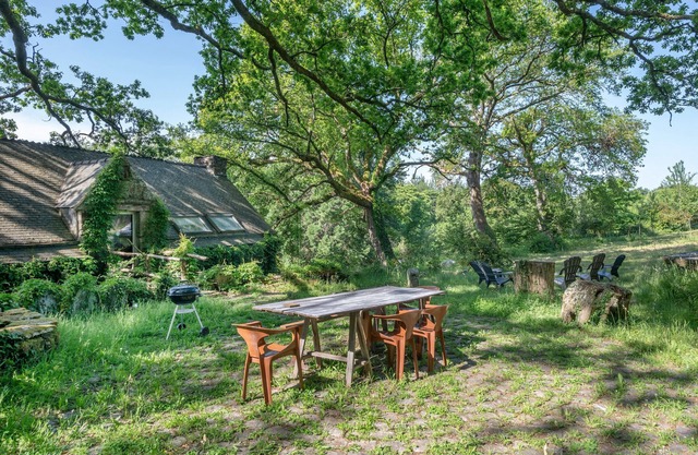 Typical cottage for 6 in the Breton countryside