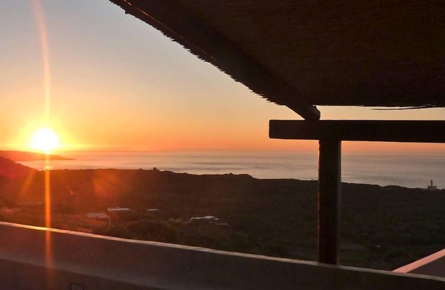 Typical dwelling- Gorgeous dammuso with a dreamy view