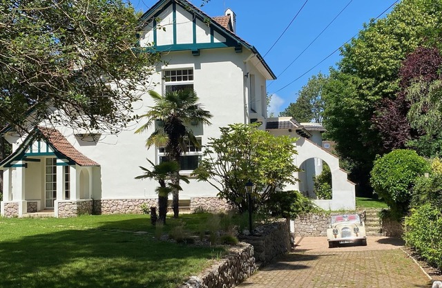 TYPICAL TOUQUETTOISE VILLA 10/12 PEOPLE EDGE OF THE FOREST