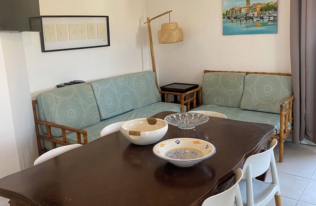 Typical villa in the center of Le Grau d'Agde for 8 people with garden