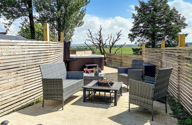 UK7384 - The Hayloft