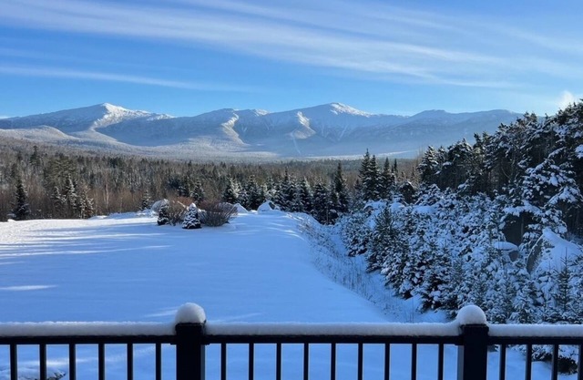Ultimate Vacation Home w/5 bed + garage & spectacular views of Mt. Washington