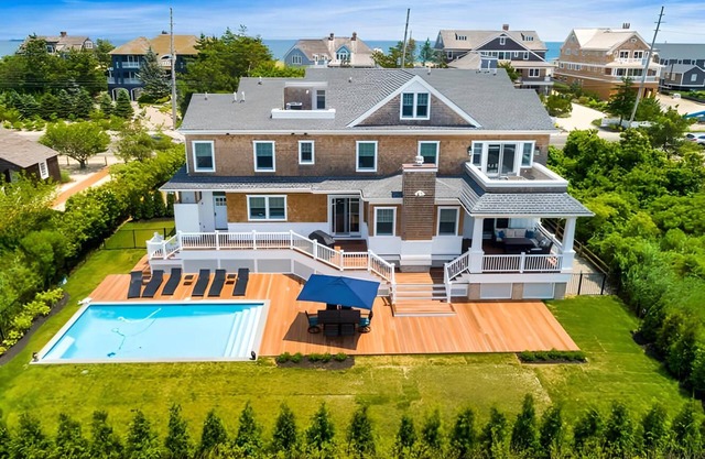 Ultra High End rental with pool and close to beach
