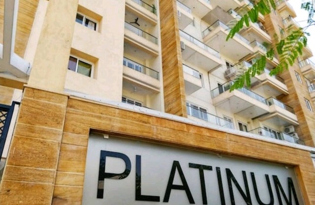 Ultra Modern 3 bedroom Condo "2 Mins from Airport"