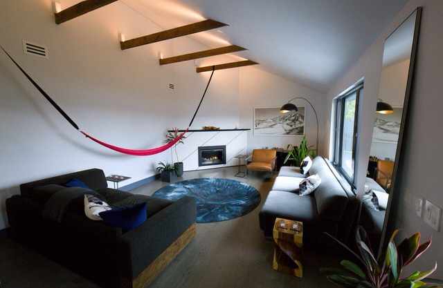 Ultra Modern Private Oasis with River Views and Full Gym