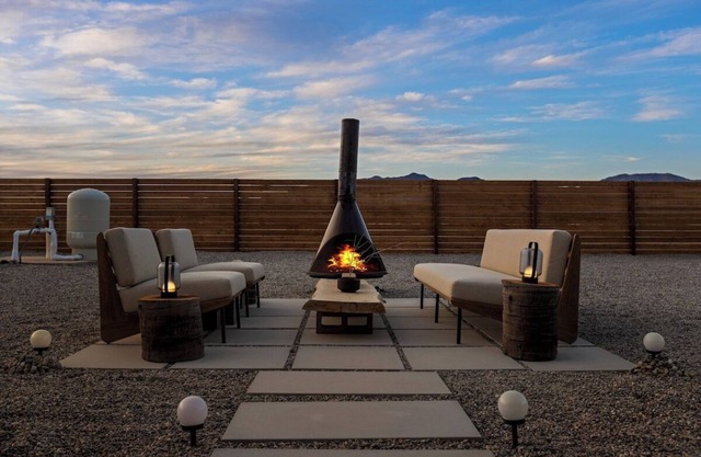 Umbra Acres|Views|29Palms|Daybed Hammock|Fire Pit