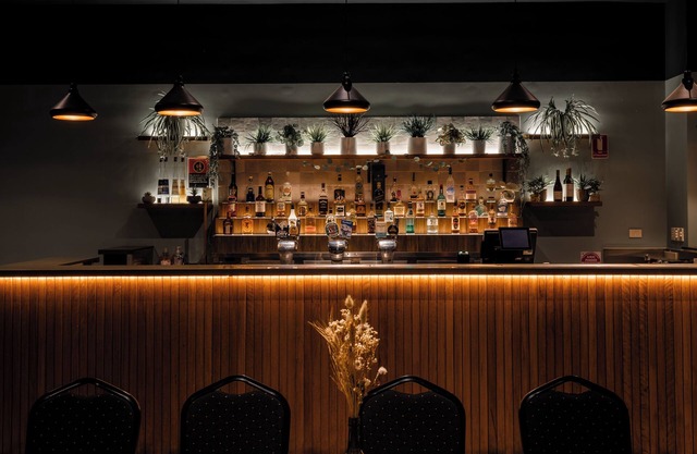Unanderra Hotel