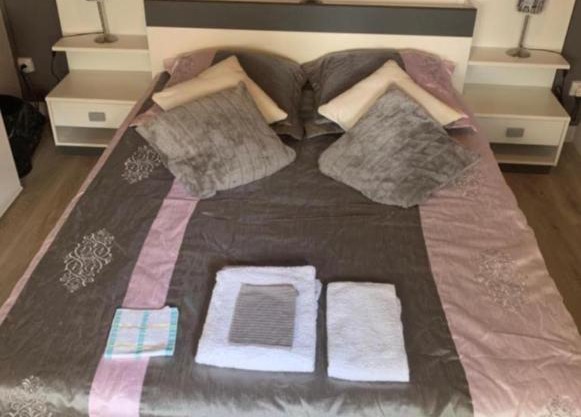 Une chambre à louer pour 1 ou 2 personnes avec petit-déjeuner inclus