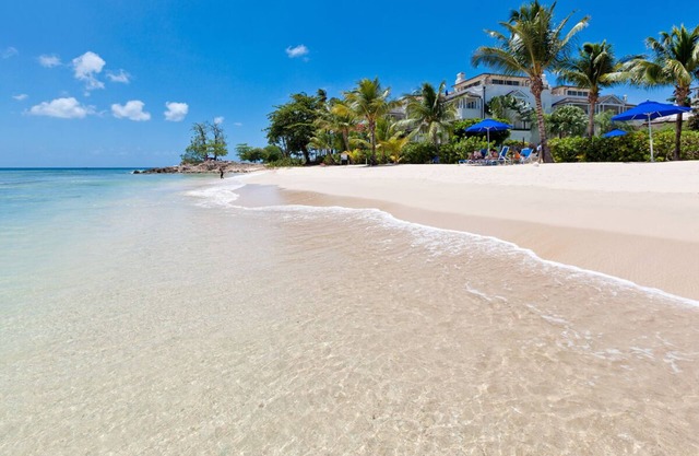Uninterrupted Beachfront Views - Schooner Bay 207 (2 bed)