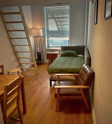 Union Square Studio 4 with Shower - Shared toilet