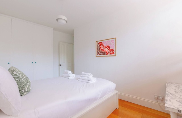 Unique 3BD Flat in Hoxton with Private Garden