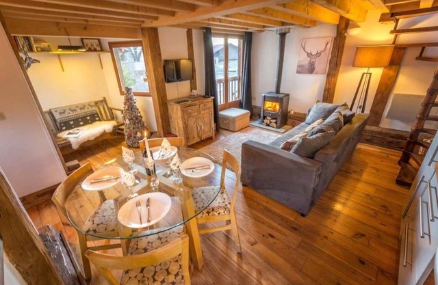 Unique character chalet in central Samoens, 2 bedrooms, sauna, log fire, terrace