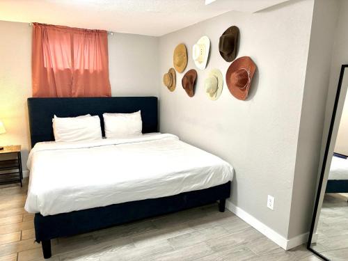 Unique Cozy Lower Unit with Two Bedrooms & Privacy