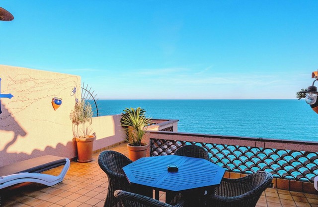 Unique fisherman’s house in Collioure, stunning sea view, 5 stars