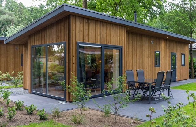 Unique home with private sauna and outdoor shower in the garden