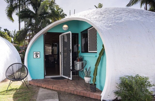 Unique Ocean-front Igloo at Trinity Beach sleeps 2