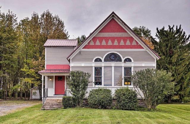 Unique Ovid Apt w/Grill on Cayuga Wine Trail!