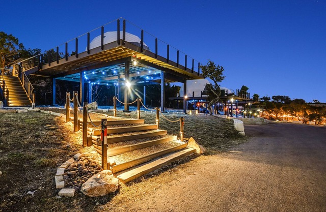 Unique & Plush Eco-Glamping Resort in TX Hill country!