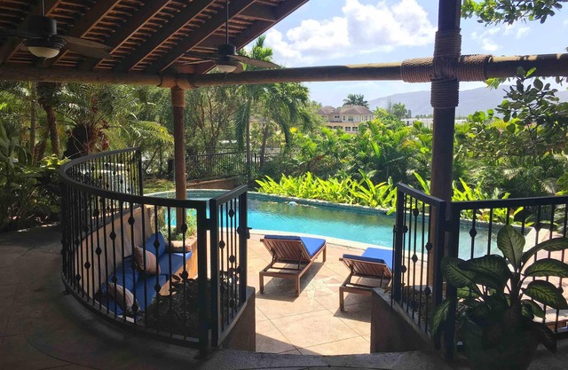 Unique & Private 6-Bedroom Villa