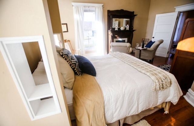 Unique, quiet, private, charming suite in the heart of downtown Huntington.