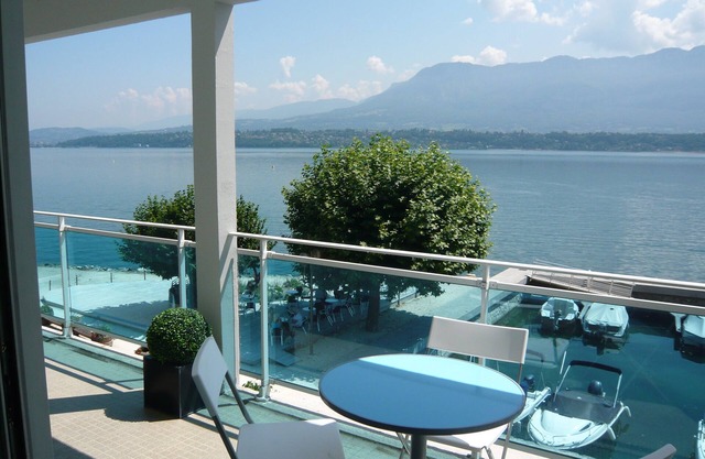 UNIQUE SPOT ON LAKE BOURGET