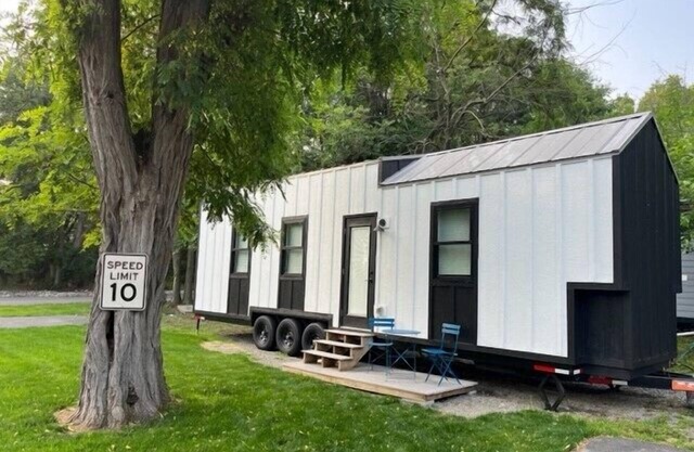 Unique tiny home experience in a one of a kind tiny home community!