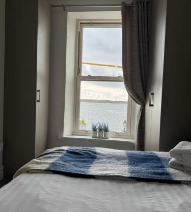 Unit 5 Stunning Oceanview Apartment