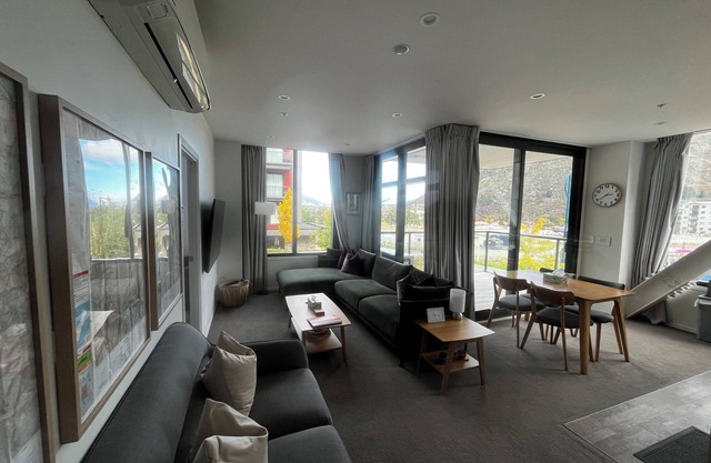 Unit 6 Remarkables Garden. Entire Ground Floor Apartment. Your Adventure Base.