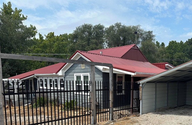 Unit A Country house near Warrensburg