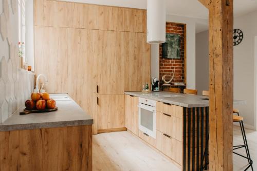 Uniwersytecka 27 - Przestronny apartament na Wrocławskiej Starówce - 3 sypialnie, sauna, billard - Fair Rentals