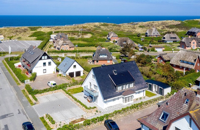 Unmittelbar am Strand Gelegenes, Sehr Großzügiges 3-raum-appartement im Og&dg