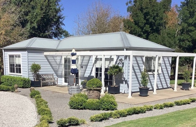 Unwind at "Woodbury Lodge"