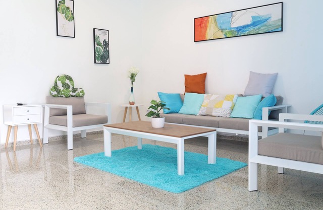 Unwind relax enjoy: 3br with beaches near by!