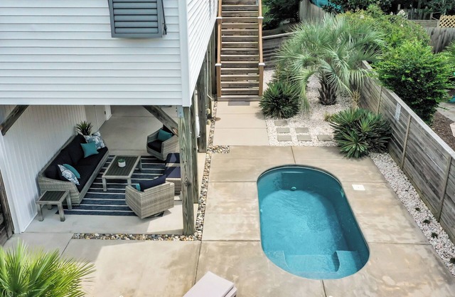 Updated/2min Walk to Beach/Private Pool/Golf Cart/Lush Yard/Table Games