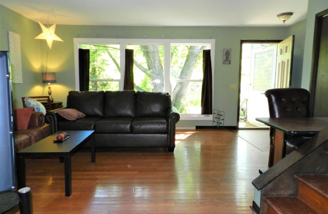 Updated 3 bedroom in the UW Arboretum