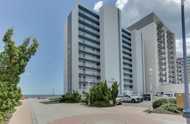 Updated 3rd Floor Oceanfront Condo on the Boardwalk w/Pool