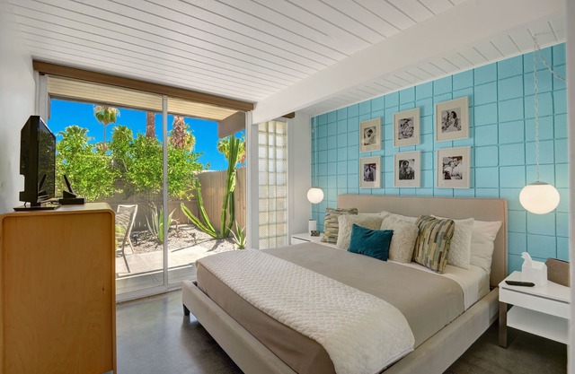 Updated Bungalow Condo located at the Famous Ocotillo Lodge