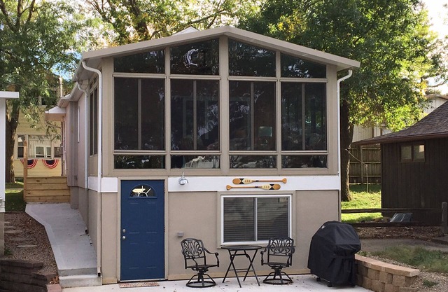 UPDATED COTTAGE - Prime Location
