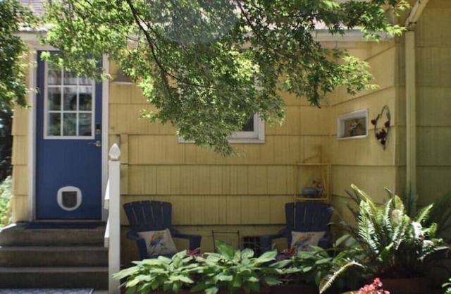 Updated farmhouse on 5 acres near salem oregon