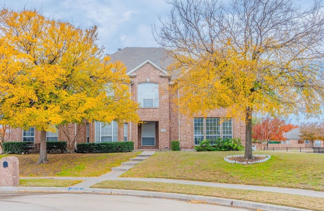 Updated Home with Outdoor Hot Tub, Grill, 4BR 4BTH