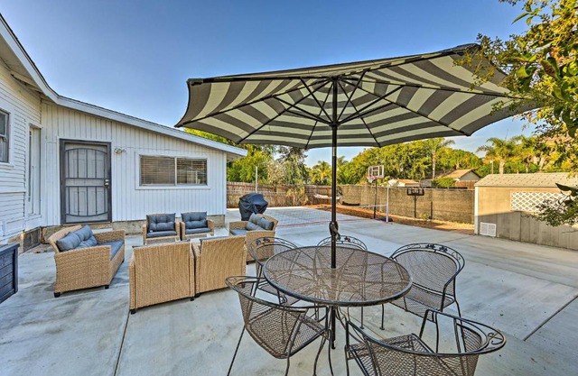 Updated Poway Farmhouse Walk to Parks!