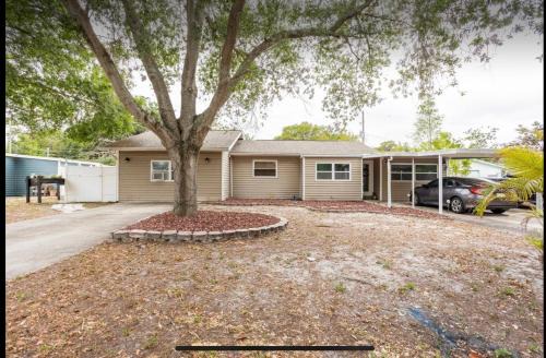 UPDATED Studio Apartment close Beaches and downtown