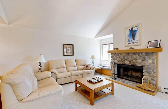 Updated townhouse with deck & fireplace - walk to lake, shopping, and dining