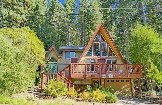 Upgraded A Frame-Walk to Heavenly, Private Hot Tub