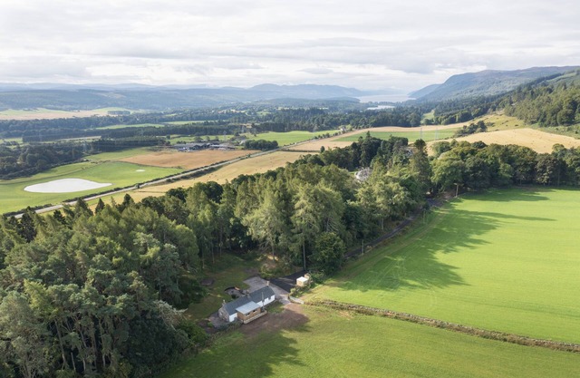 Upper Dunain - sleeps 4 guests in 2 bedrooms