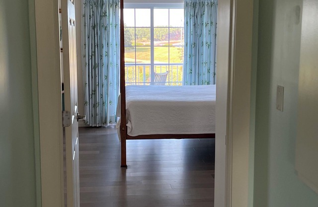 Upper level end unit