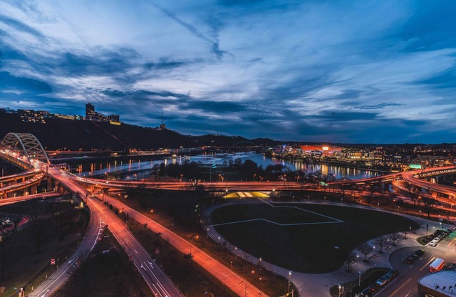Upscale 1-Bedroom High-Rise with River Views Downtown Pittsburgh