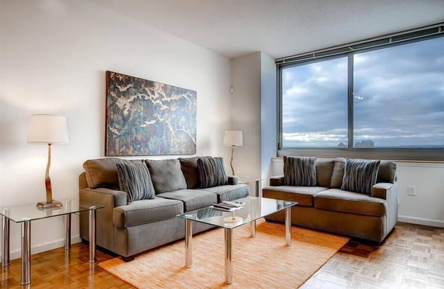 Upscale 1BR | Full Kitchen | Washer-Dryer | by GLS