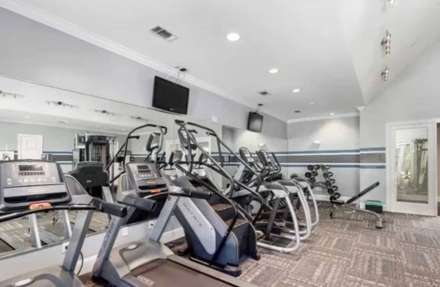 Upscale 1BR Suite Mins to Downtown Raleigh!